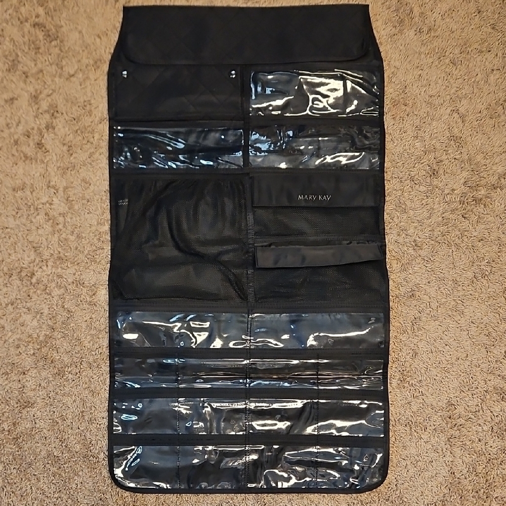 Mary Kay Hanging Travel Organizer - Picture 1 of 9